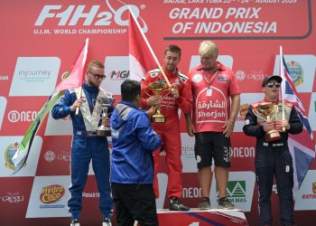 Tutup dan Serahkan Trofi Juara F1 Powerboat Indonesia, Gubernur Bobby Optimis Tahun Depan Lebih Baik Lagi
