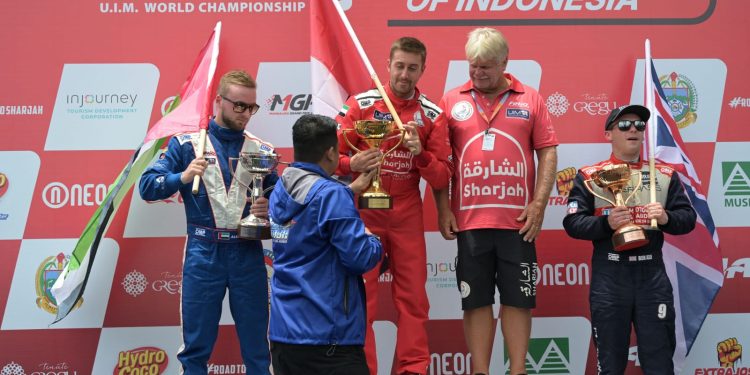 Tutup dan Serahkan Trofi Juara F1 Powerboat Indonesia, Gubernur Bobby Optimis Tahun Depan Lebih Baik Lagi