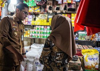 Tindaklanjuti Laporan Warga, Wali Kota Rico Temukan Suplai Beras SPHP di Pasar Sei Sikambing Tersendat