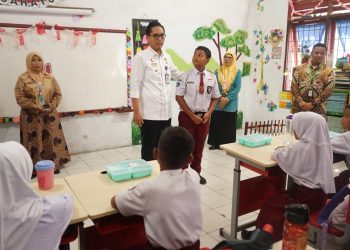 Kala Siswa SD Sampaikan Keinginan Menjadi Wali Kota di Hadapan Rico Waas
