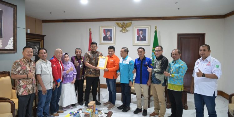 Gubernur Bobby Tampung Aspirasi Serikat Pekerja Bahas Kesejahteraan Buruh