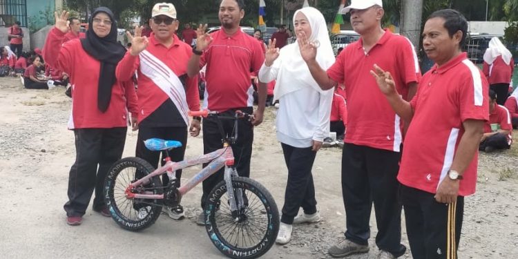 Sambut HUT ke-80 Kemerdekaan RI, Kemenag DS Gelar Senam Sehat Moderasi dan Lucky Draw