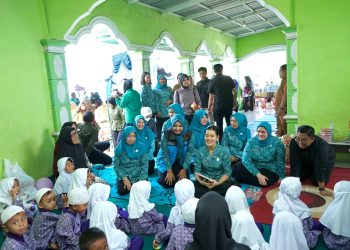 Endang Kurniasih Dampingi Kahiyang Ayu Tinjau Posyandu dan Salurkan Bantuan di Langkat