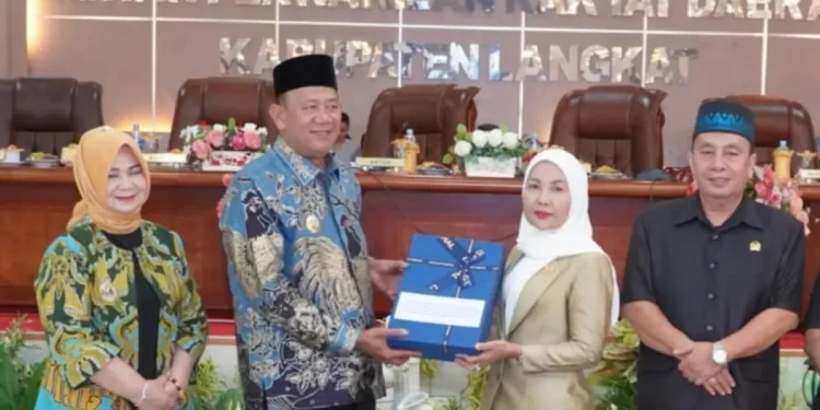 Modal Awal Rp 6 Miliar Diterima BUMD Langkat Setia Negeri