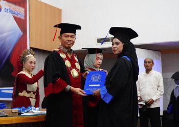 Syah Afandin Harapkan Lulusan Akbid Langkat Jadi Bidan Berakhlak