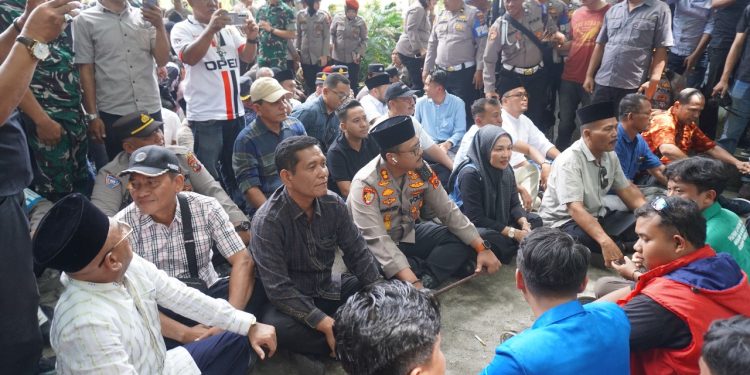 DPRD Langkat Terima Aksi Damai, Tiga Tuntutan Massa Disepakati