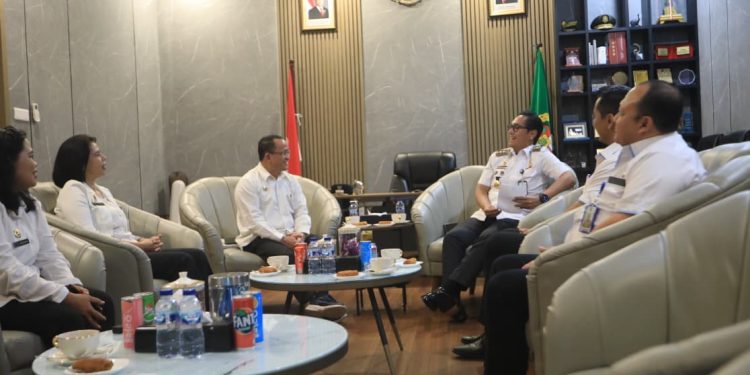 Berjalan Dengan Baik, Wali Kota Rico: MBG Program Prioritas Presiden Prabowo yang Multiplier Effect