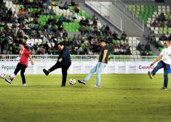 Gubernur Bobby dan Ketua PSSI Erick Thohir Tendang Bola Buka ‘Pegadaian Championship’