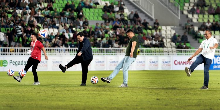 Gubernur Bobby dan Ketua PSSI Erick Thohir Tendang Bola Buka ‘Pegadaian Championship’