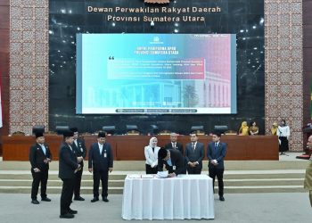 Gubernur Bobby Tandatangani Nota Kesepakatan KUA-PPAS APBD Perubahan 2025