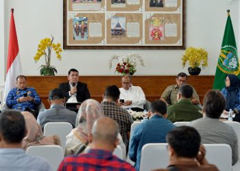Gubernur Bobby Tekankan OPD di Jajaran Rutin Sampaikan Program ke Publik