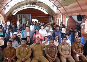 Bupati Dairi dan Wakil Ramah Tamah dengan Wartawan