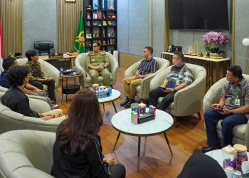 Rico Waas Dukung Komunitas Medan Teater Tampil di Festival Teater Sumatera III