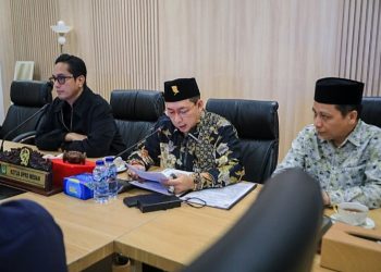 Wali Kota Rico Ikuti Pemandangan Umum Fraksi atas Ranperda Perubahan APBD Secara Daring