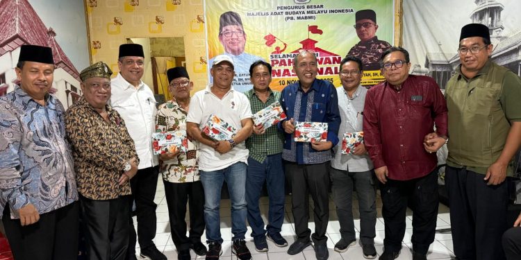 Kegiatan Hari Pahlawan MABMI : Syahdan Juara Dam Batu, Datuk Chairul Anwar Juara Kartu Gembira