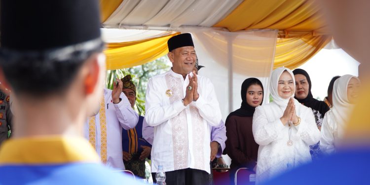 Syah Afandin Lepas Pawai Taaruf dan Lantik Dewan Hakim MTQ ke-58 Langkat