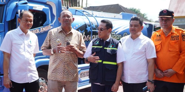 Bupati Langkat Lepas 20 Mobil Tangki Air Bersih untuk Warga Terdampak Banjir
