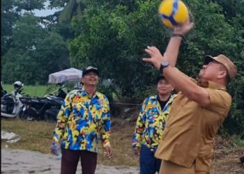 Bupati Batubara Bahar Siagian Buka Turnamen Volly Pantai GEMKARA di Pantai Sejarah