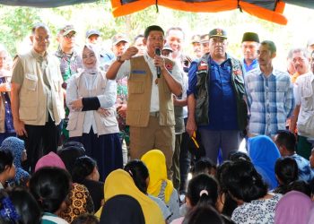 Kepala BNPB Tinjau Korban Banjir di Langkat