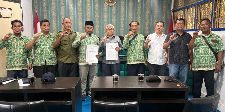 Komitmen Laksanakan keterbukaan Informasi, Komisi Informasi Sumut dan APDESI Sumut Teken MOU