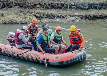 Zakiyuddin Harahap Bersama Gubsu Ikut Aksi Bersih Sungai Deli