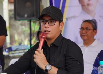 Sapa Warga di Bantaran Sungai Babura, Rico Waas Tegaskan Komitmen Respon Cepat dan Tepat Sasaran