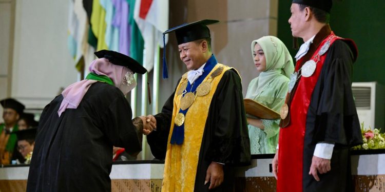From Theory to Action, Ini Pesan Rektor USU untuk 1.843 Wisudawan yang Dilantik