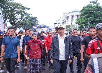 Wali Kota Medan Ikuti Jalan Sehat Harian Waspada