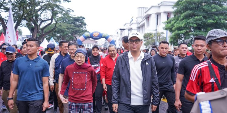 Wali Kota Medan Ikuti Jalan Sehat Harian Waspada
