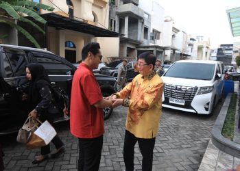 Wali Kota Rico Bersama Istri Kunjungi Rumah Tokoh Tionghoa Sumut