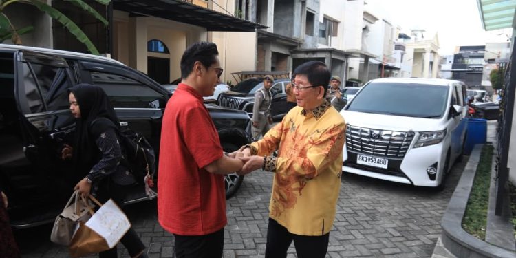 Wali Kota Rico Bersama Istri Kunjungi Rumah Tokoh Tionghoa Sumut