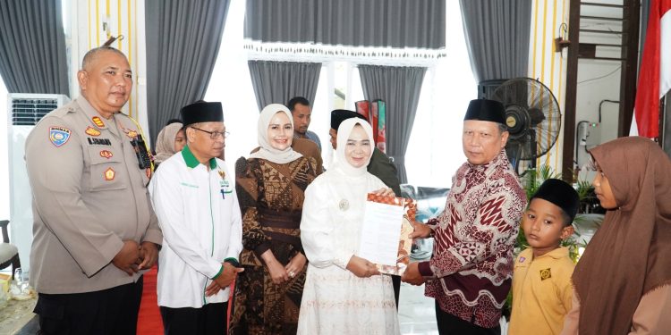 Pemkab dan Baznas Langkat Salurkan ZIS 2026, Bantuan Siswa dan Guru Ngaji Terdampak Banjir