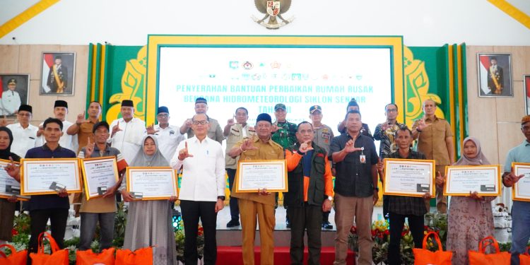 Bupati Langkat Salurkan Bantuan Stimulan Tahap II, Pastikan Tidak Ada Potongan