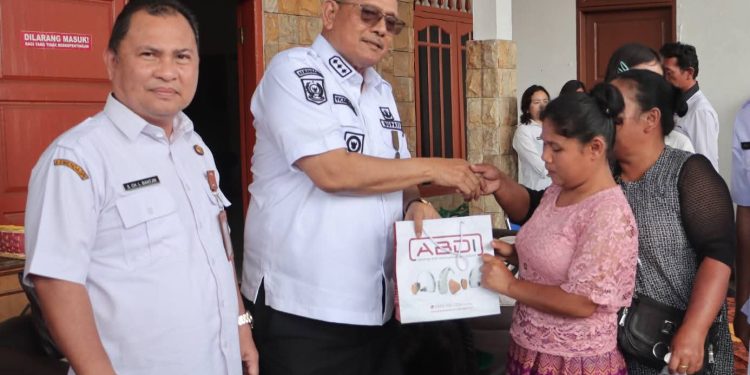 Puluhan Lansia dan Disabilitas Terima Bantuan Sosial