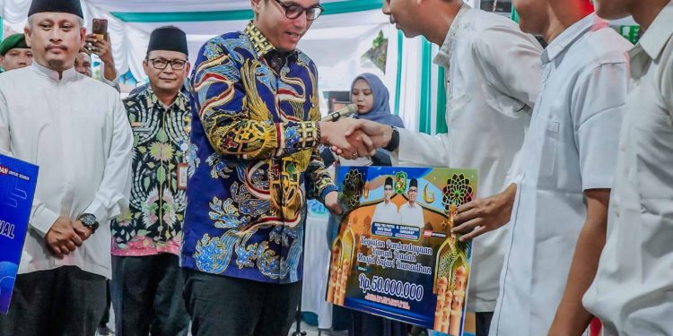 Safari Ramadan di Masjid Al-Ikhlas Medan Timur, Rico Waas Dorong Pengaktifan Poskamling di Seluruh Lingkungan
