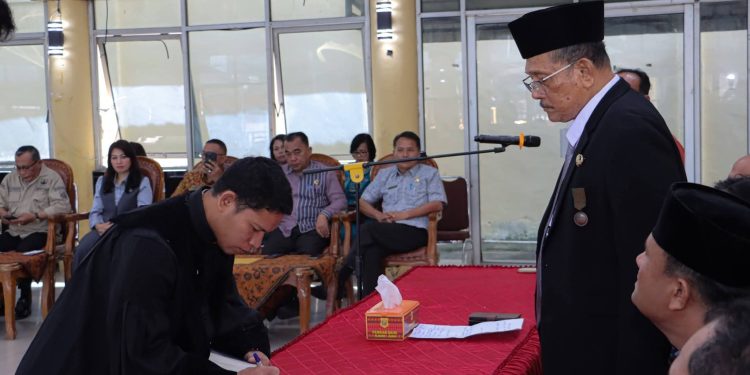 Bupati Dairi Lantik Pejabat: Jalankan Amanah Dengan Penuh Tanggung Jawab