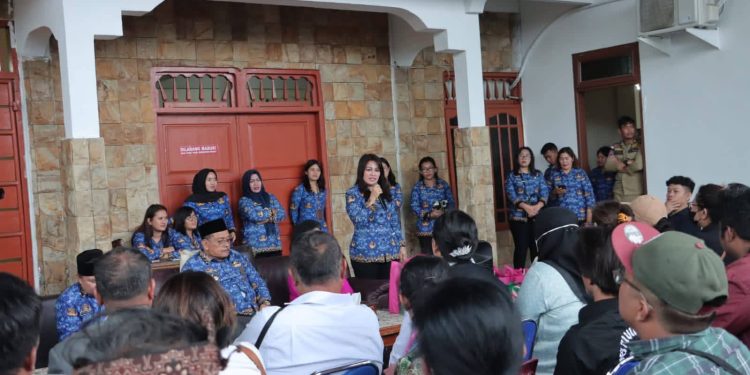 Bupati Dairi Ramah Tamah dengan Insan Pers