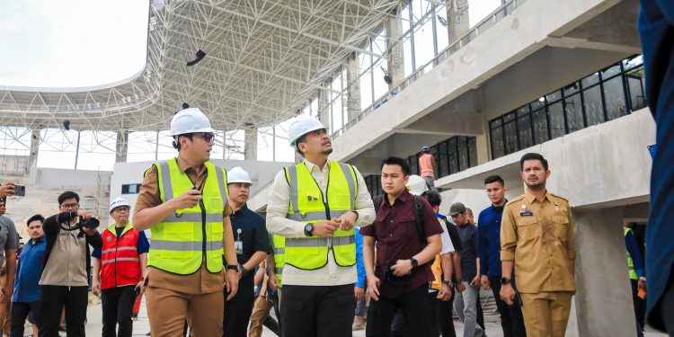Progres Finishing, Rico Waas dan Bobby Nasution Tinjau Percepatan Pembangunan Stadion Teladan