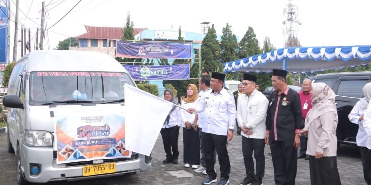 Wakil Bupati Dairi Bekali Calon Jamaah Haji