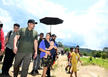 Gubernur Bobby Tinjau Sempadan Sungai Sibuluan, Pastikan Rekonstruksi Tanggul dan Hunian Warga Dipercepat