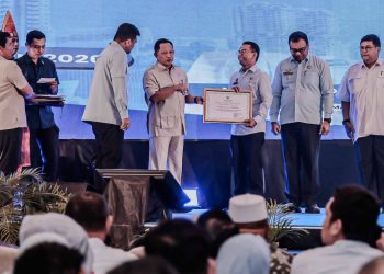 Wujudkan Kepedulian Antar-Daerah, Pemko Medan Terima Penghargaan dari Mendagri