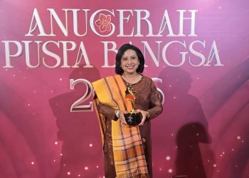 Ny. Lintong Rita Puspita Raih Anugerah Puspa Cita