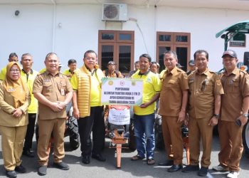 Enam Unit Alsintan Bantuan Anggota DPR RI Disalurkan ke Kelompok Tani