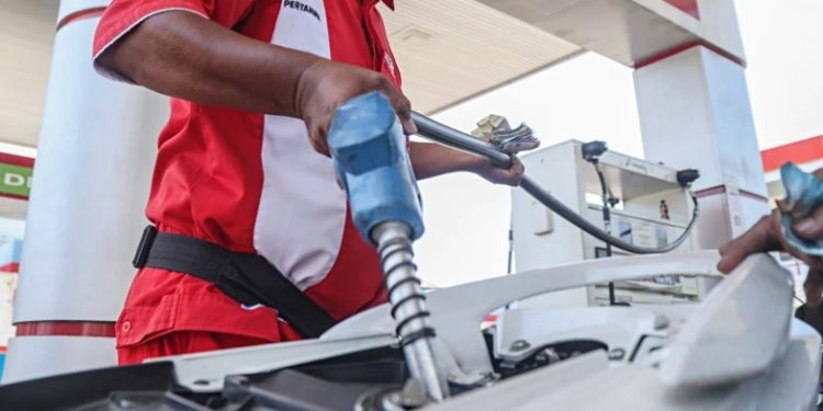 Pembelian Pertalite-Solar Dibatasi 50 Liter per Hari, Tak Berlaku untuk Truk/Angkutan Umum