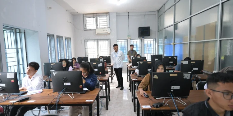 Rektor USU Tinjau Hari Pertama UTBK-SNBT 2026, Pastikan Tak Ada Celah untuk Peserta Curang