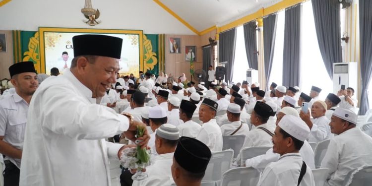 Bupati Langkat Tepung Tawari 398 Calhaj, Pesankan Jaga Kesehatan