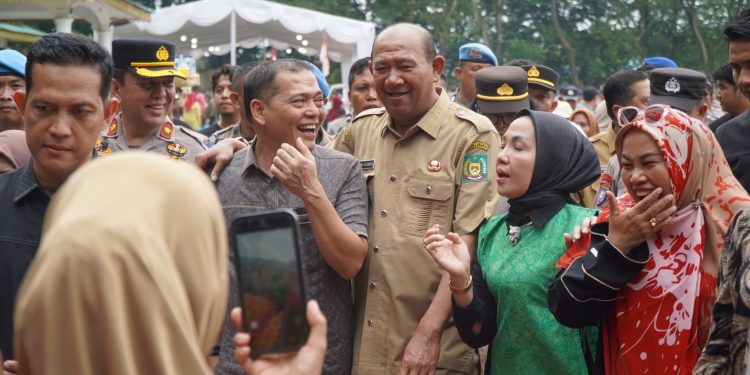 Bupati Langkat Temui Korban Banjir, Siap Perjuangkan Pendataan Ulang Bantuan