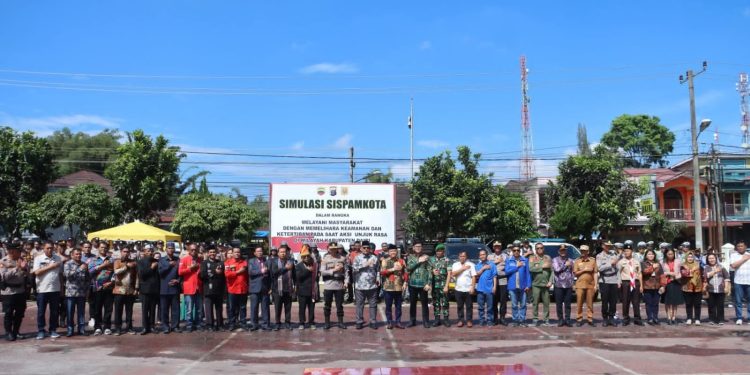 Bupati Dairi Ikuti Apel dan Deklarasi Sabuk Kamtibmas