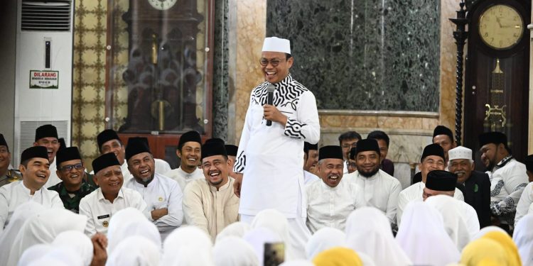 Pengajian Akbar Bersama Das’ad Latif, Gubernur Bobby Ajak Do’akan Sumut Bebas Bencana dan Narkoba