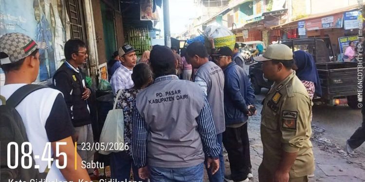 Satpol PP dan PD Pasar Lakukan Penertiban